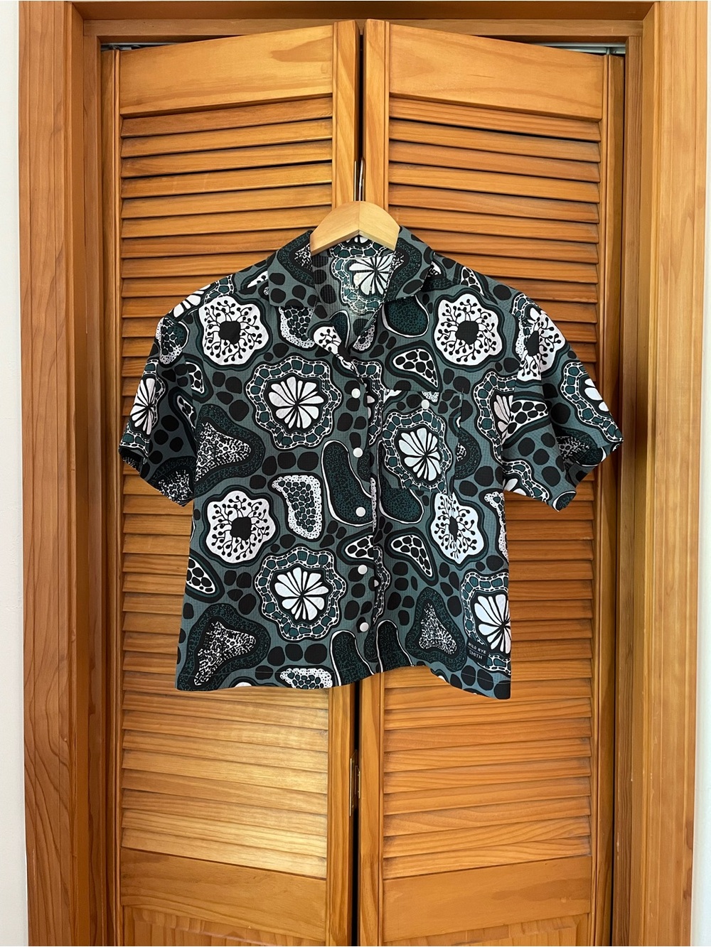 Wild Rye Lil Party Shirt - size small